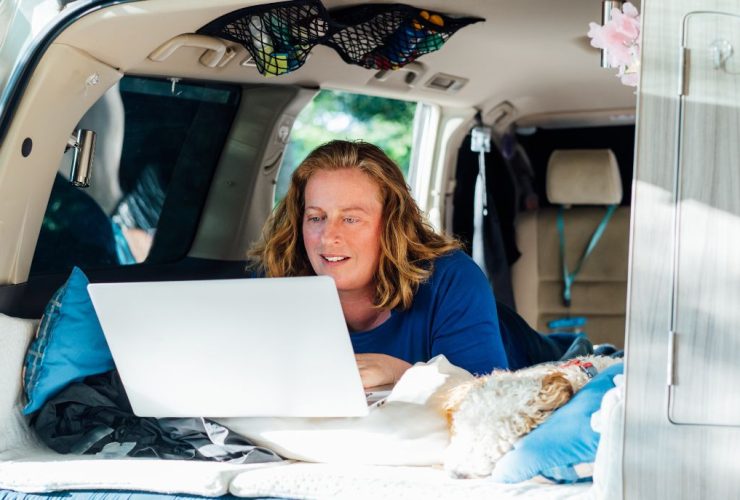 How To Make Money On Your Big Lap: Guide To Working On The Road