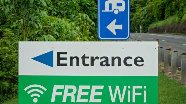 Everything You Need To Know About Staying Connected During Your Australian Roadtrip: Your Guide To Big Lap Internet & Phone Service