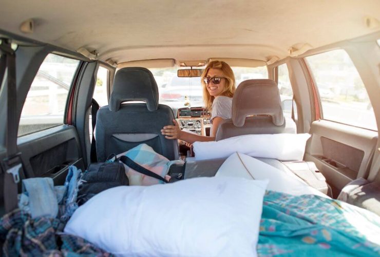 8 Essential Items You Must Have In Your Car At All Times