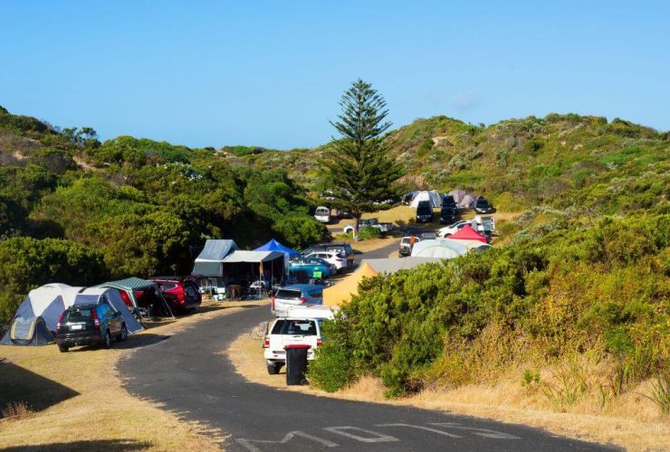 How We Decide Between Free Camps & Caravan Parks
