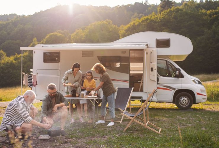 Our Top Tips For Feeding A Large Family While Doing The Big Lap