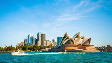 100 Spots You Can’t Miss On Your Big Lap Around Australia