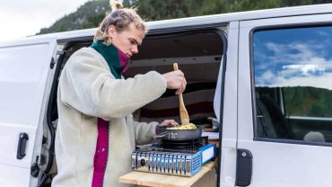 Off-Grid Cooking: Gas, Fire & Alternatives